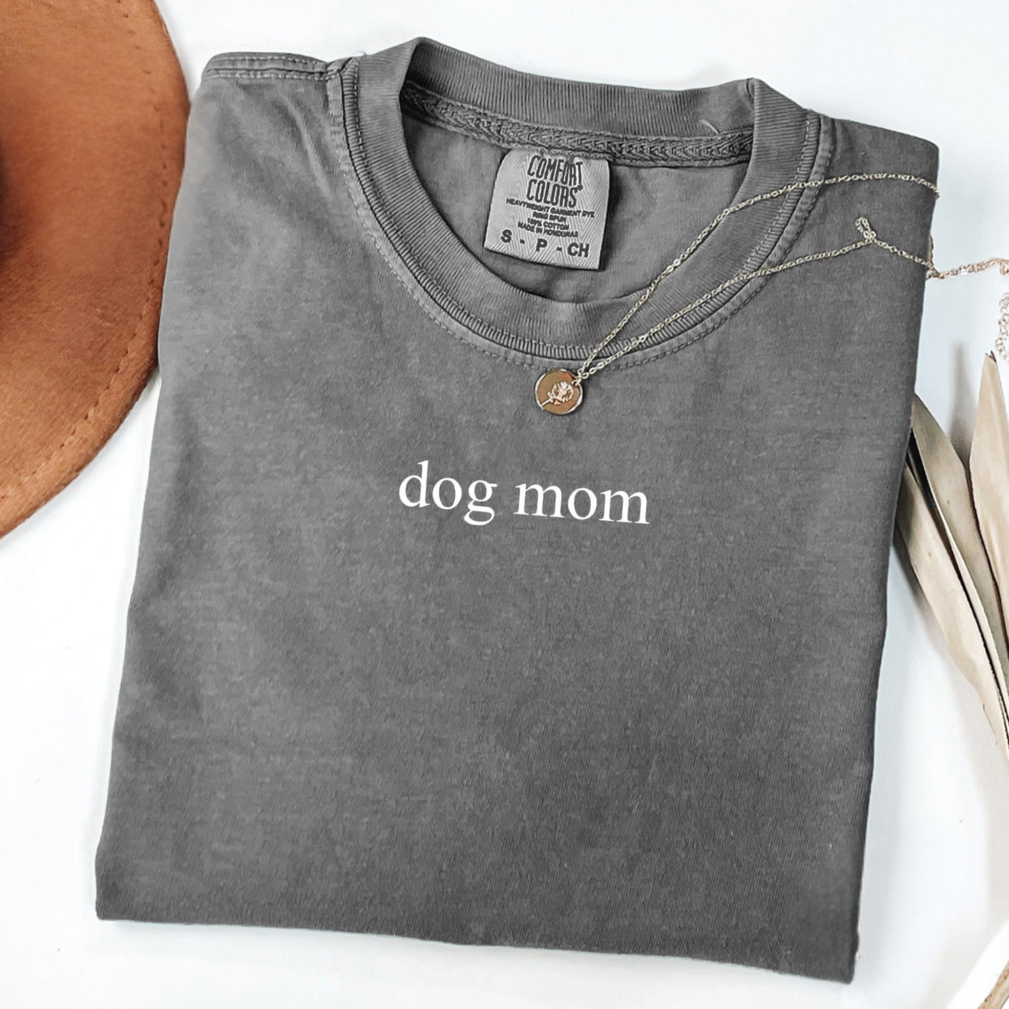 Dog Mom Tee 2026