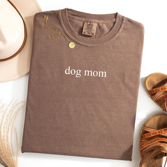 Dog Mom Tee 2026