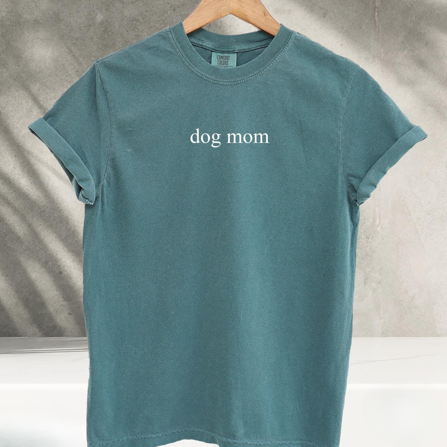 Dog Mom Tee 2026